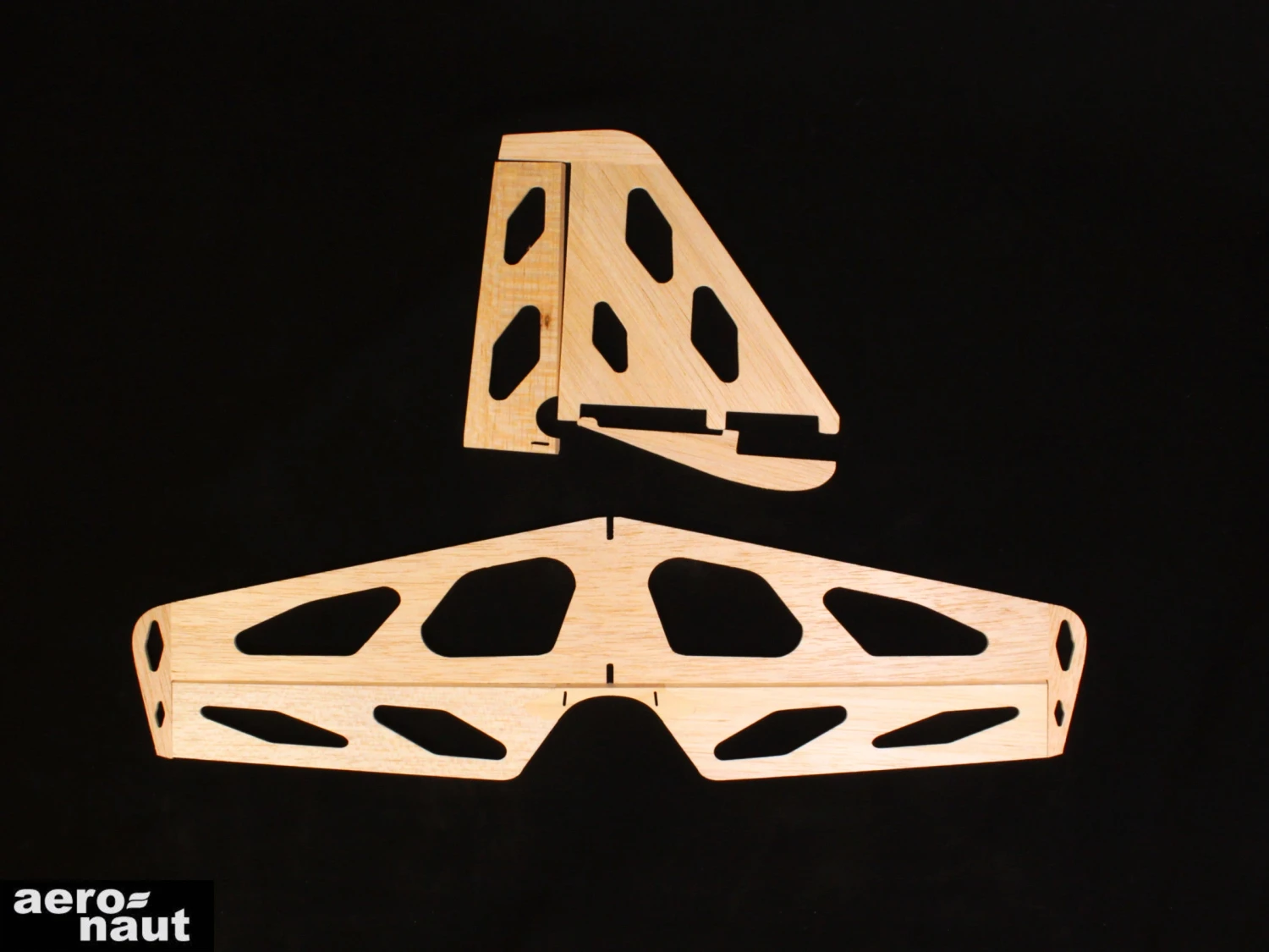 The Aero-Maxx 1.8 Meter Electric Glider By Aero-naut 8 The Aero-Maxx 1.8 Meter Electric Glider By Aero-naut - Image 6